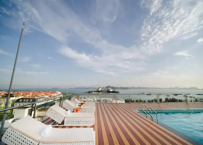 Danitel Khách sạn 4*