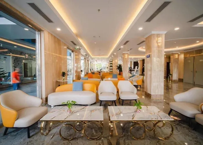 Khách sạn Danitel 4*