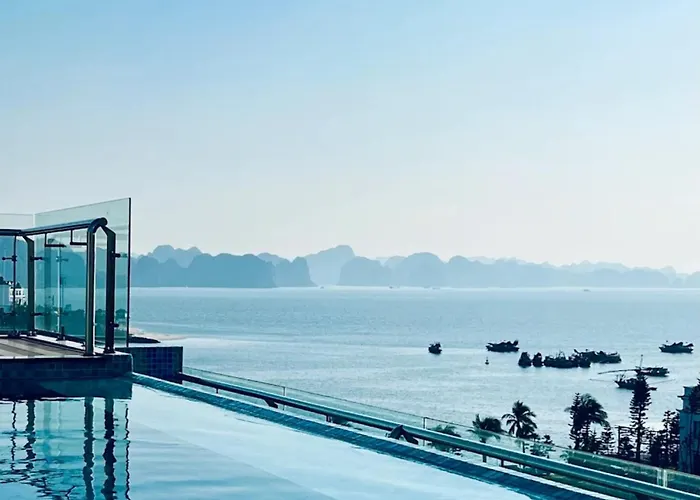 Khách sạn Danitel Hạ Long