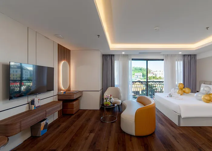 Khách sạn Danitel Hạ Long