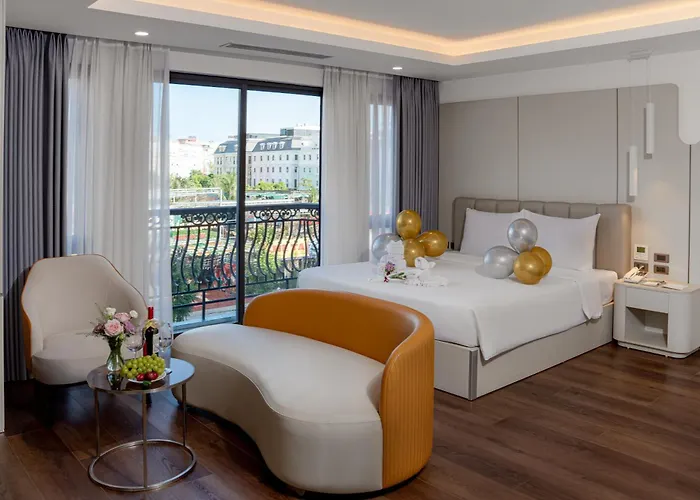 Khách sạn Danitel Hạ Long